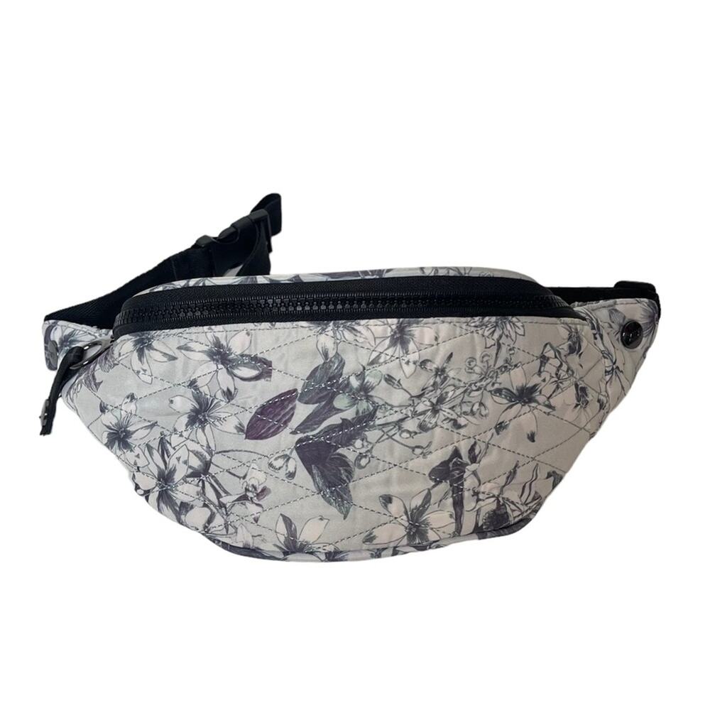 Collection XIIX Girlfriend Gear Belt Bag White Floral One Size